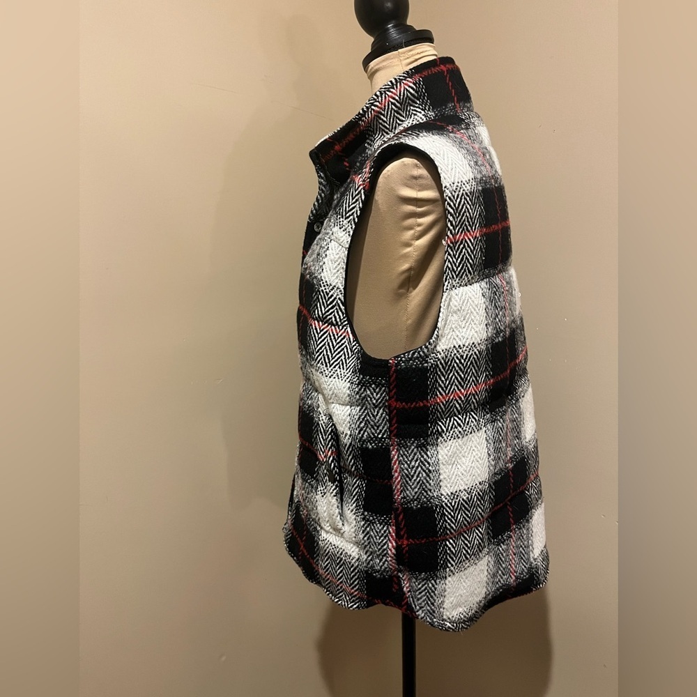 Pulse Boutique Black and White Plaid Vest, size Med - Picture 4 of 8